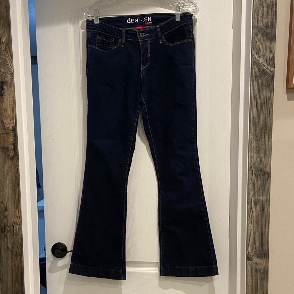 Denizen bootcut from Levi's Women's Navy Jeans